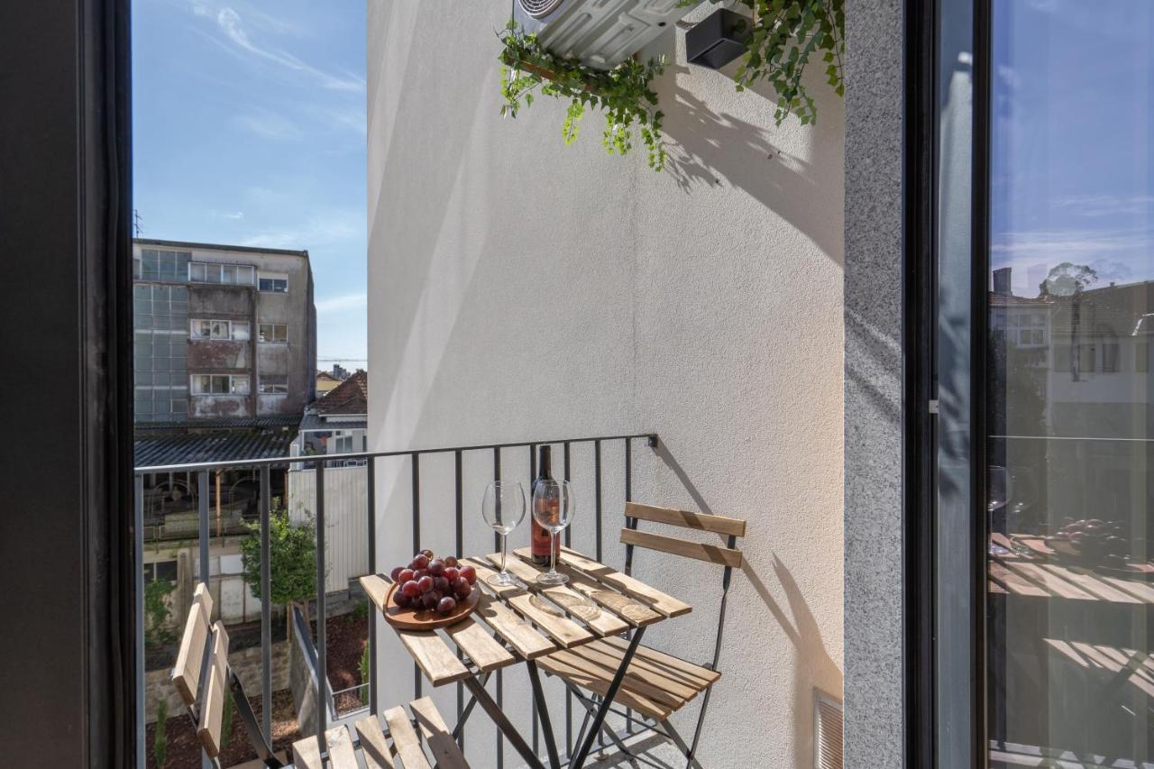Host Wise - Bright & Contemporary Flat - Ace Location Apartment Porto Bagian luar foto