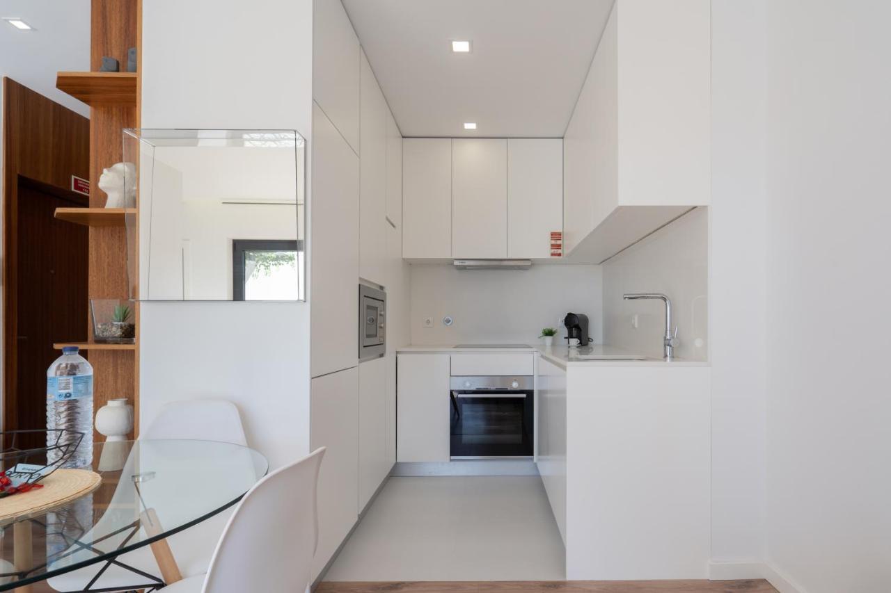 Host Wise - Bright & Contemporary Flat - Ace Location Apartment Porto Bagian luar foto
